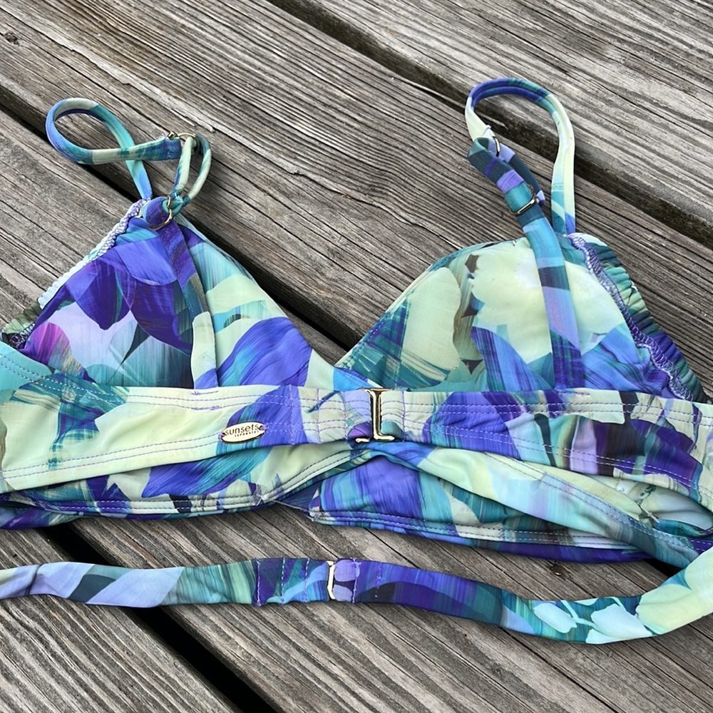 Sunsets Retreat Wrap Bikini Top,Medium,NWT - Picture 9 of 12